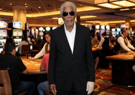 Morgan Freeman Lost Hand